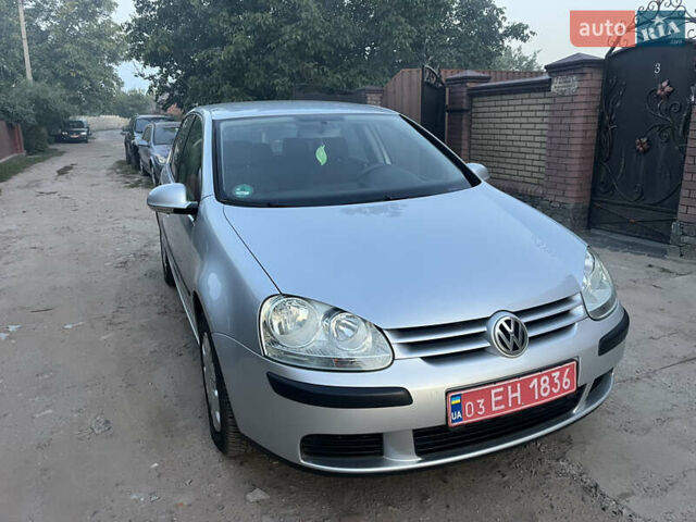 Серый Фольксваген Гольф, объемом двигателя 1.4 л и пробегом 195 тыс. км за 5400 $, фото 4 на Automoto.ua