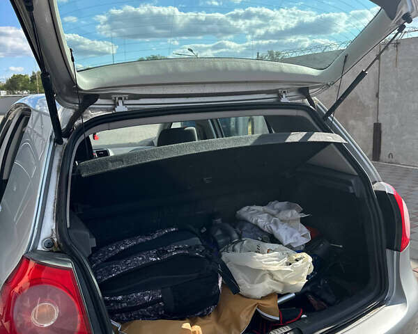 Фольксваген Гольф 2004 в Запорожье на Automoto.ua Серый Фольксваген Гольф, объемом двигателя 1.4 л и пробегом 220 тыс. км за 5300 $, фото 16 на Automoto.ua