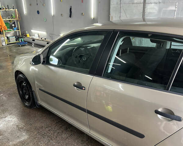 Сірий Фольксваген Гольф, об'ємом двигуна 1.6 л та пробігом 300 тис. км за 4850 $, фото 2 на Automoto.ua