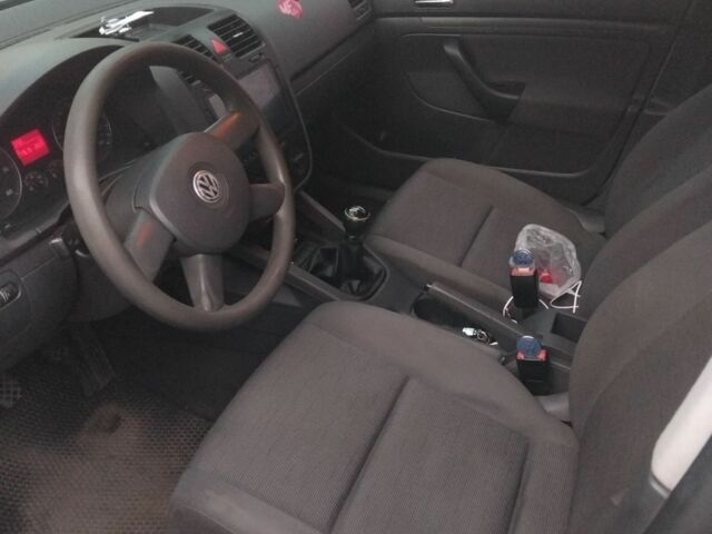 Серый Фольксваген Гольф, объемом двигателя 1.9 л и пробегом 300 тыс. км за 5600 $, фото 2 на Automoto.ua