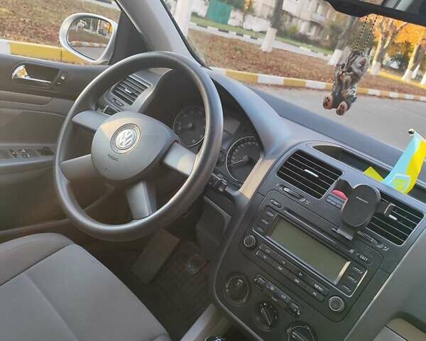 Сірий Фольксваген Гольф, об'ємом двигуна 1.6 л та пробігом 250 тис. км за 5500 $, фото 10 на Automoto.ua