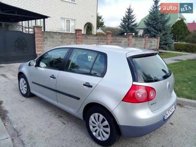 Серый Фольксваген Гольф, объемом двигателя 1.6 л и пробегом 240 тыс. км за 4500 $, фото 2 на Automoto.ua