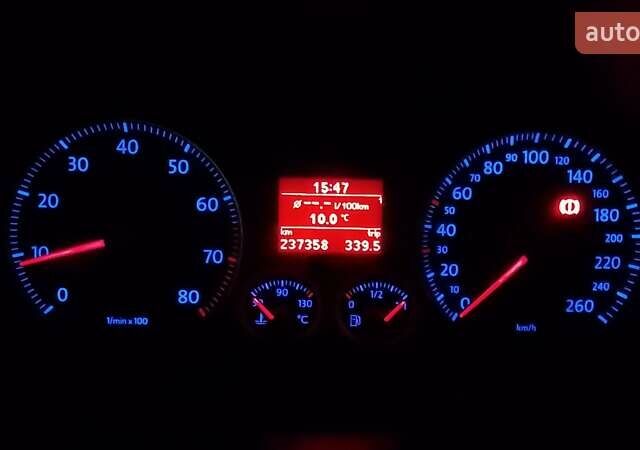 Серый Фольксваген Гольф, объемом двигателя 1.6 л и пробегом 237 тыс. км за 6000 $, фото 10 на Automoto.ua