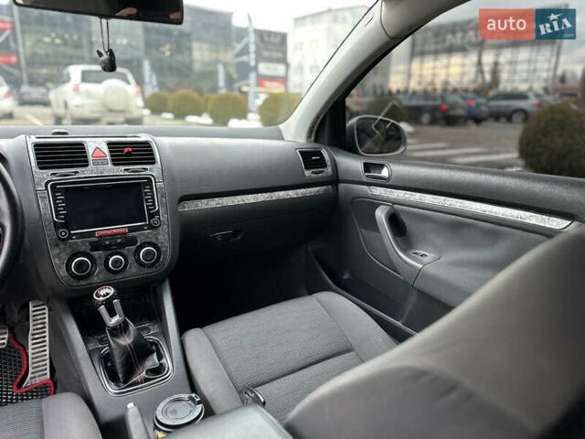 Серый Фольксваген Гольф, объемом двигателя 1.4 л и пробегом 298 тыс. км за 4500 $, фото 9 на Automoto.ua