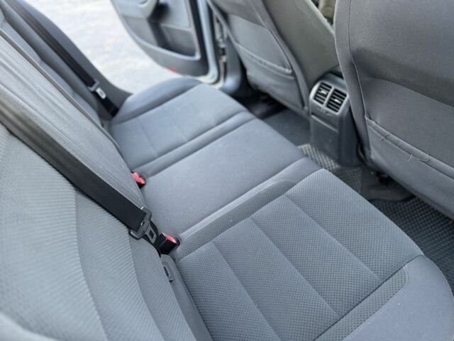 Серый Фольксваген Гольф, объемом двигателя 1.6 л и пробегом 290 тыс. км за 4999 $, фото 23 на Automoto.ua