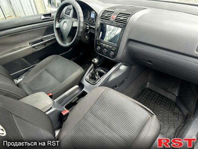 Серый Фольксваген Гольф, объемом двигателя 1.9 л и пробегом 0 тыс. км за 4700 $, фото 4 на Automoto.ua