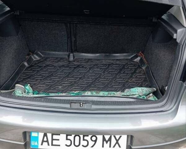 Сірий Фольксваген Гольф, об'ємом двигуна 1.39 л та пробігом 292 тис. км за 6200 $, фото 4 на Automoto.ua