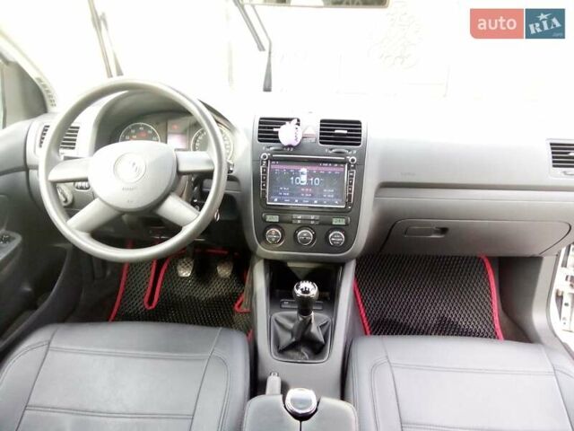 Серый Фольксваген Гольф, объемом двигателя 1.6 л и пробегом 240 тыс. км за 4500 $, фото 14 на Automoto.ua