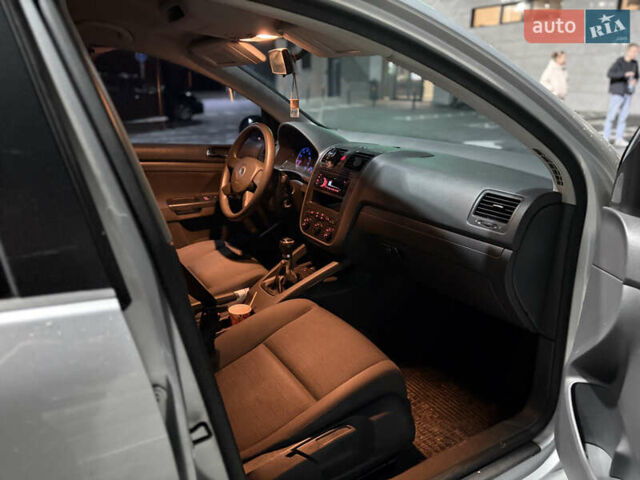 Серый Фольксваген Гольф, объемом двигателя 1.6 л и пробегом 202 тыс. км за 5100 $, фото 16 на Automoto.ua