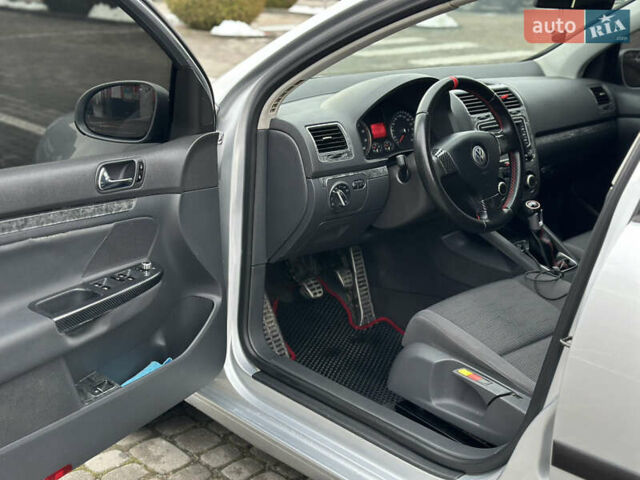 Серый Фольксваген Гольф, объемом двигателя 1.4 л и пробегом 298 тыс. км за 4500 $, фото 6 на Automoto.ua