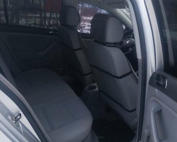 Сірий Фольксваген Гольф, об'ємом двигуна 1.6 л та пробігом 188 тис. км за 5800 $, фото 14 на Automoto.ua