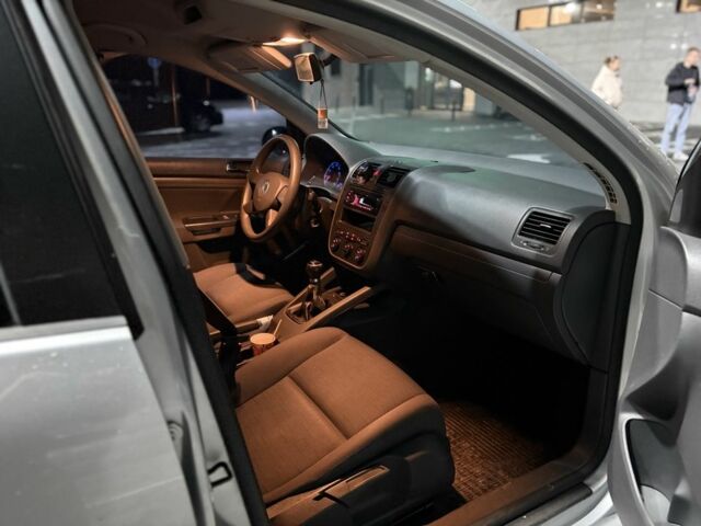 Серый Фольксваген Гольф, объемом двигателя 1.6 л и пробегом 202 тыс. км за 5100 $, фото 15 на Automoto.ua