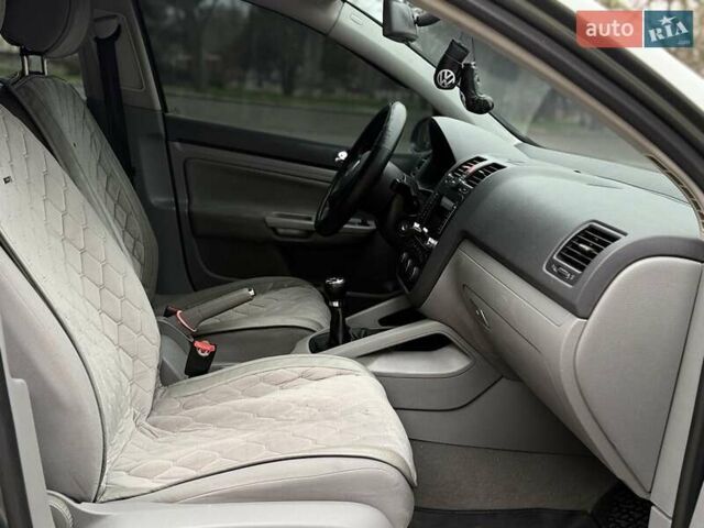 Серый Фольксваген Гольф, объемом двигателя 1.9 л и пробегом 380 тыс. км за 6199 $, фото 17 на Automoto.ua