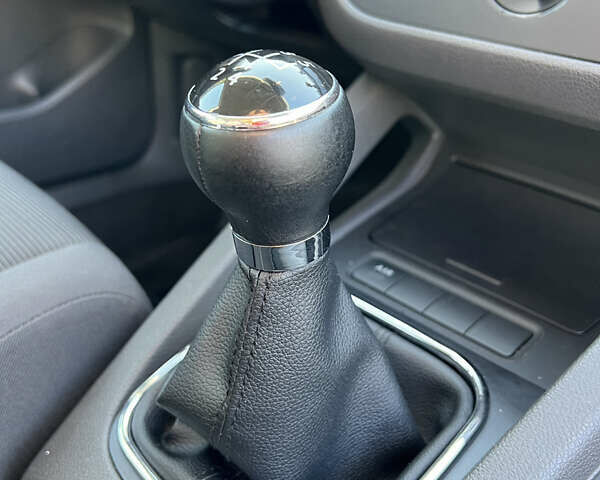 Фольксваген Гольф 2004 у Луцьку на Automoto.ua Сірий Фольксваген Гольф, об'ємом двигуна 1.6 л та пробігом 261 тис. км за 5400 $, фото 10 на Automoto.ua