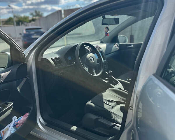 Фольксваген Гольф 2004 в Запорожье на Automoto.ua Серый Фольксваген Гольф, объемом двигателя 1.4 л и пробегом 220 тыс. км за 5300 $, фото 15 на Automoto.ua