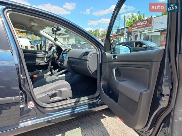 Серый Фольксваген Гольф, объемом двигателя 1.6 л и пробегом 203 тыс. км за 5200 $, фото 4 на Automoto.ua