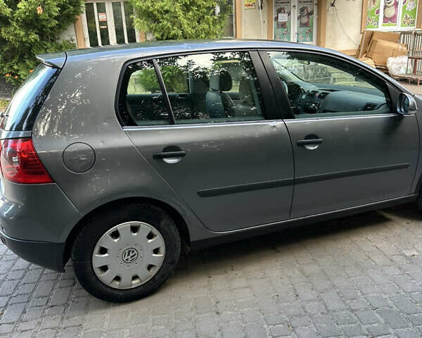 Серый Фольксваген Гольф, объемом двигателя 1.6 л и пробегом 160 тыс. км за 4500 $, фото 7 на Automoto.ua