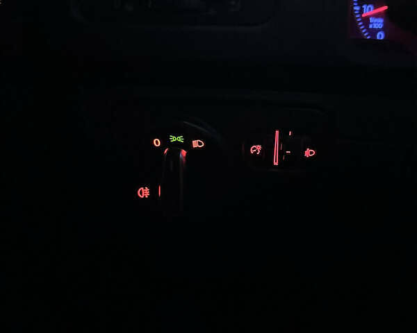 Сірий Фольксваген Гольф, об'ємом двигуна 1.39 л та пробігом 227 тис. км за 4500 $, фото 12 на Automoto.ua