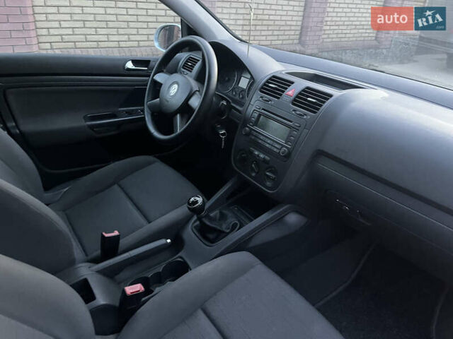 Серый Фольксваген Гольф, объемом двигателя 1.4 л и пробегом 195 тыс. км за 5400 $, фото 42 на Automoto.ua