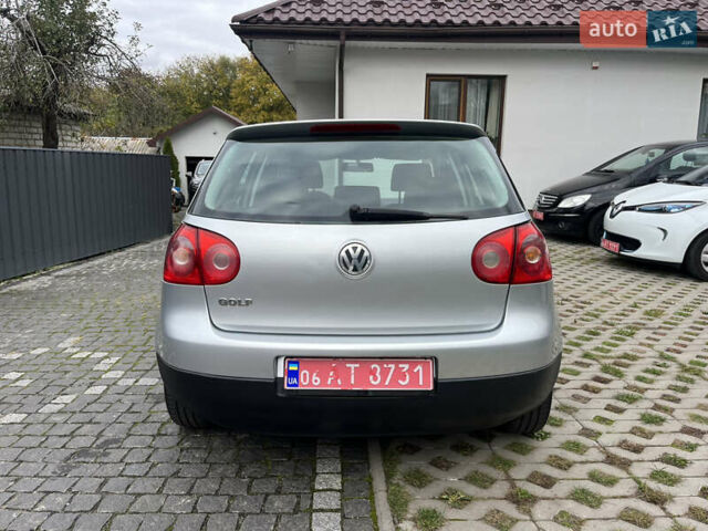 Серый Фольксваген Гольф, объемом двигателя 1.6 л и пробегом 259 тыс. км за 5400 $, фото 11 на Automoto.ua