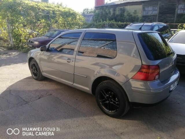 Серый Фольксваген Гольф, объемом двигателя 2 л и пробегом 386 тыс. км за 3999 $, фото 4 на Automoto.ua