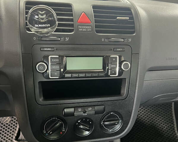 Сірий Фольксваген Гольф, об'ємом двигуна 1.6 л та пробігом 300 тис. км за 4850 $, фото 10 на Automoto.ua