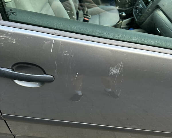 Серый Фольксваген Гольф, объемом двигателя 1.6 л и пробегом 160 тыс. км за 4500 $, фото 11 на Automoto.ua