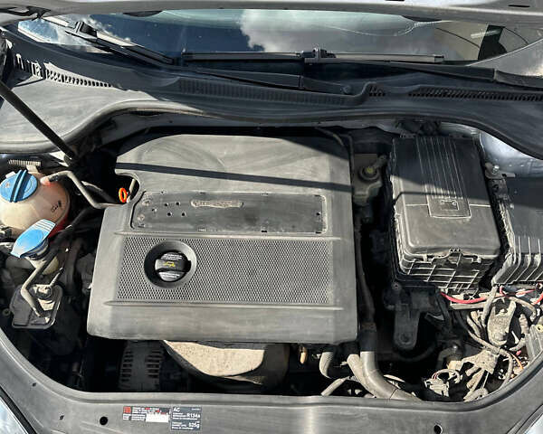 Фольксваген Гольф 2004 в Запорожье на Automoto.ua Серый Фольксваген Гольф, объемом двигателя 1.4 л и пробегом 220 тыс. км за 5300 $, фото 59 на Automoto.ua