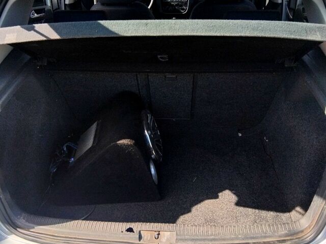 Серый Фольксваген Гольф, объемом двигателя 1.4 л и пробегом 260 тыс. км за 4000 $, фото 6 на Automoto.ua