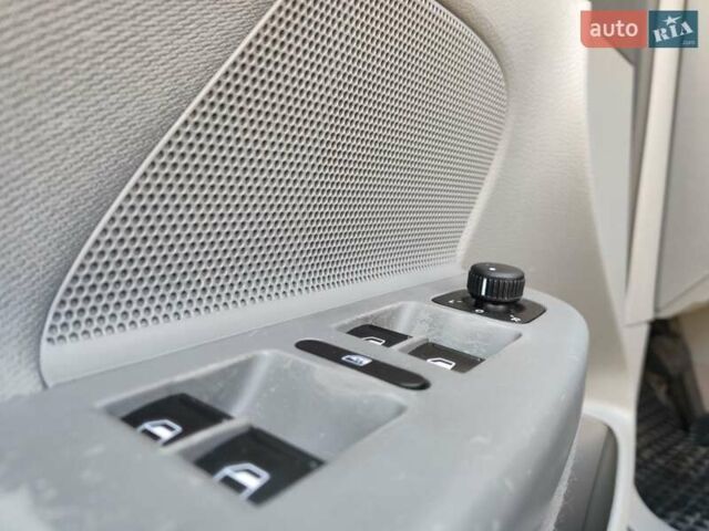 Сірий Фольксваген Гольф, об'ємом двигуна 1.6 л та пробігом 203 тис. км за 6850 $, фото 27 на Automoto.ua