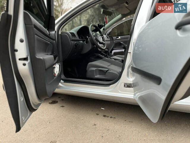 Сірий Фольксваген Гольф, об'ємом двигуна 1.4 л та пробігом 264 тис. км за 5300 $, фото 12 на Automoto.ua