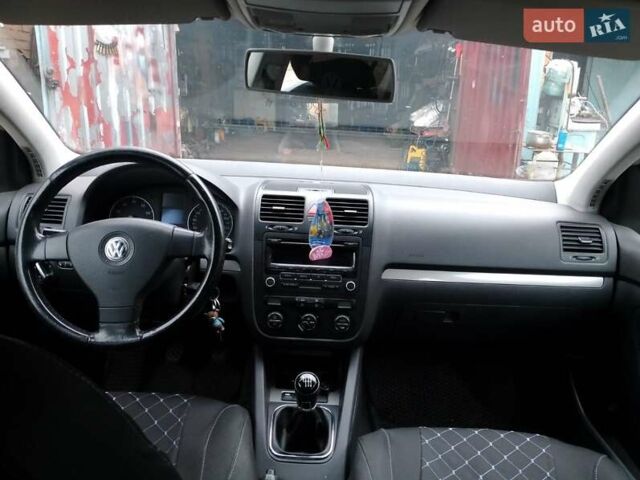 Серый Фольксваген Гольф, объемом двигателя 1.6 л и пробегом 237 тыс. км за 6000 $, фото 8 на Automoto.ua