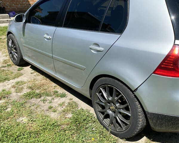 Серый Фольксваген Гольф, объемом двигателя 1.6 л и пробегом 261 тыс. км за 4799 $, фото 2 на Automoto.ua