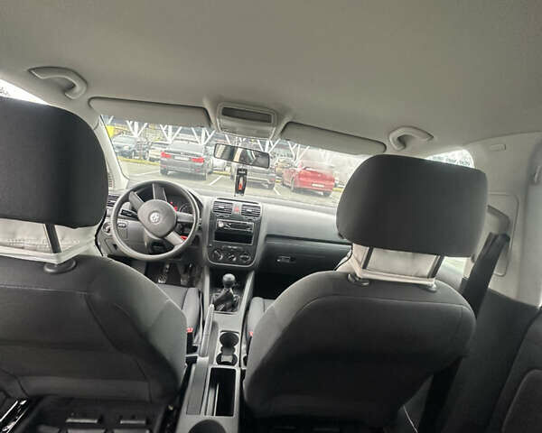 Сірий Фольксваген Гольф, об'ємом двигуна 1.39 л та пробігом 141 тис. км за 5200 $, фото 9 на Automoto.ua