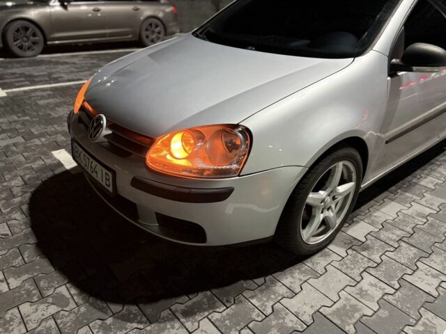 Серый Фольксваген Гольф, объемом двигателя 1.6 л и пробегом 202 тыс. км за 5100 $, фото 3 на Automoto.ua