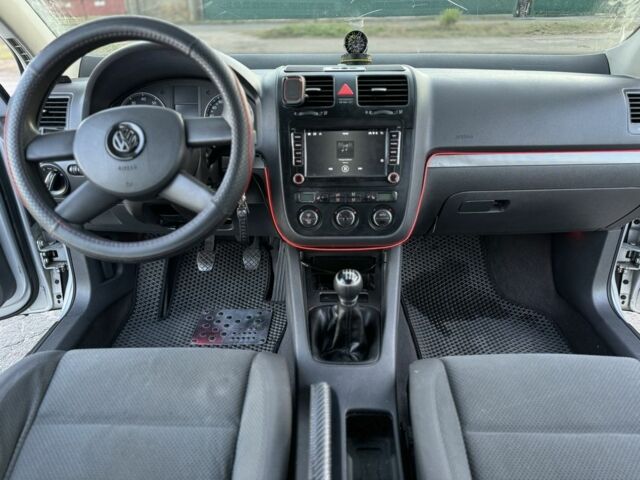 Серый Фольксваген Гольф, объемом двигателя 1.6 л и пробегом 290 тыс. км за 4999 $, фото 18 на Automoto.ua