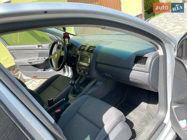 Сірий Фольксваген Гольф, об'ємом двигуна 1.9 л та пробігом 300 тис. км за 4600 $, фото 3 на Automoto.ua