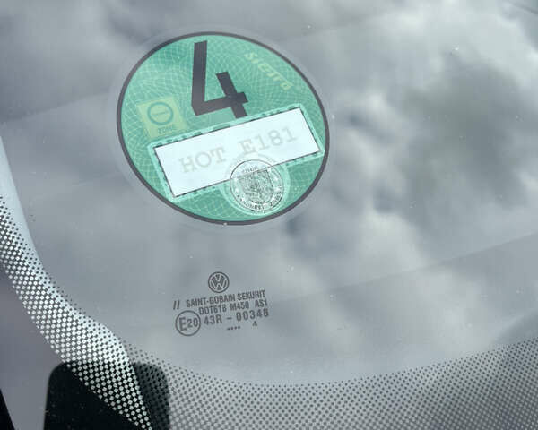 Серый Фольксваген Гольф, объемом двигателя 1.6 л и пробегом 259 тыс. км за 5400 $, фото 31 на Automoto.ua