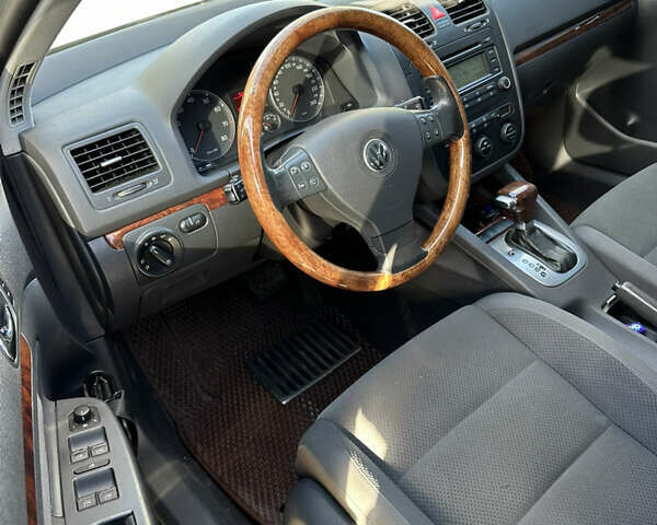 Серый Фольксваген Гольф, объемом двигателя 1.98 л и пробегом 230 тыс. км за 6700 $, фото 8 на Automoto.ua