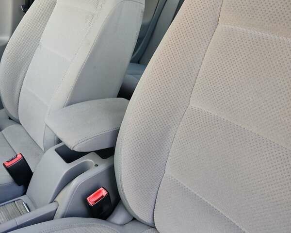 Сірий Фольксваген Гольф, об'ємом двигуна 1.6 л та пробігом 203 тис. км за 6850 $, фото 20 на Automoto.ua