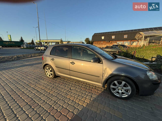 Фольксваген Гольф 2004 в Львове на Automoto.ua Серый Фольксваген Гольф, объемом двигателя 1.6 л и пробегом 270 тыс. км за 5200 $, фото 6 на Automoto.ua