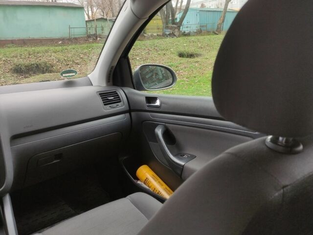 Серый Фольксваген Гольф, объемом двигателя 1.4 л и пробегом 270 тыс. км за 4600 $, фото 5 на Automoto.ua