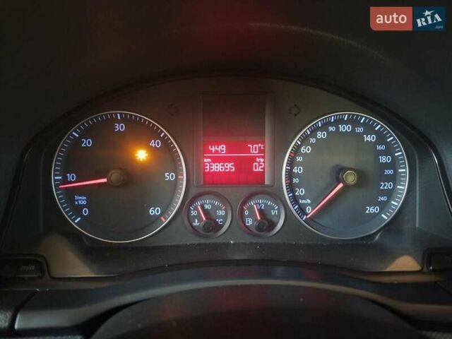 Серый Фольксваген Гольф, объемом двигателя 1.9 л и пробегом 338 тыс. км за 5100 $, фото 16 на Automoto.ua