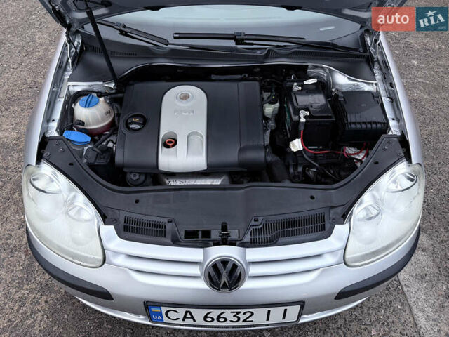 Серый Фольксваген Гольф, объемом двигателя 1.4 л и пробегом 225 тыс. км за 4950 $, фото 6 на Automoto.ua
