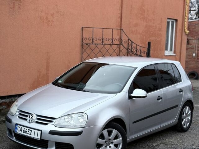 Серый Фольксваген Гольф, объемом двигателя 1.4 л и пробегом 228 тыс. км за 5500 $, фото 4 на Automoto.ua