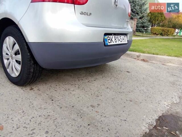Серый Фольксваген Гольф, объемом двигателя 1.6 л и пробегом 240 тыс. км за 4500 $, фото 5 на Automoto.ua