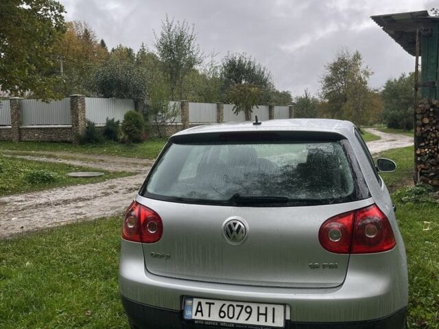 Фольксваген Гольф 2004 у Богородчанах на Automoto.ua Сірий Фольксваген Гольф, об'ємом двигуна 1.6 л та пробігом 201 тис. км за 5900 $, фото 3 на Automoto.ua