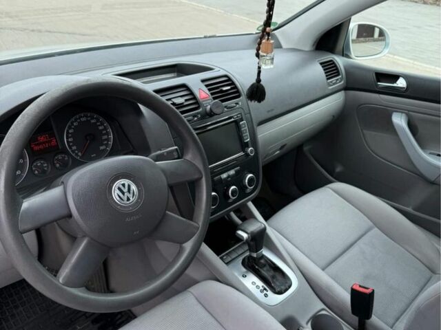 Сірий Фольксваген Гольф, об'ємом двигуна 1.6 л та пробігом 198 тис. км за 6000 $, фото 7 на Automoto.ua