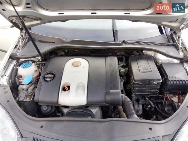 Серый Фольксваген Гольф, объемом двигателя 1.6 л и пробегом 240 тыс. км за 4500 $, фото 13 на Automoto.ua