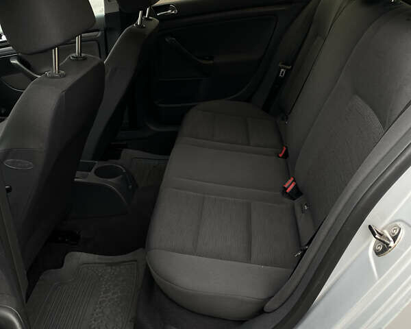 Серый Фольксваген Гольф, объемом двигателя 1.6 л и пробегом 250 тыс. км за 5800 $, фото 32 на Automoto.ua